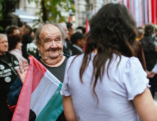 Két oldal, egy ország képe