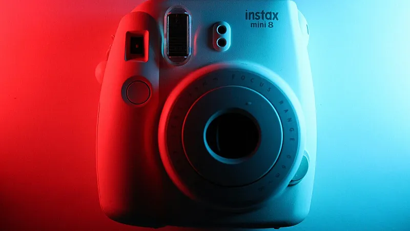 Váltás Polaroidról Instax Minire, amikor a nosztalgia túl drága lesz a bulikban