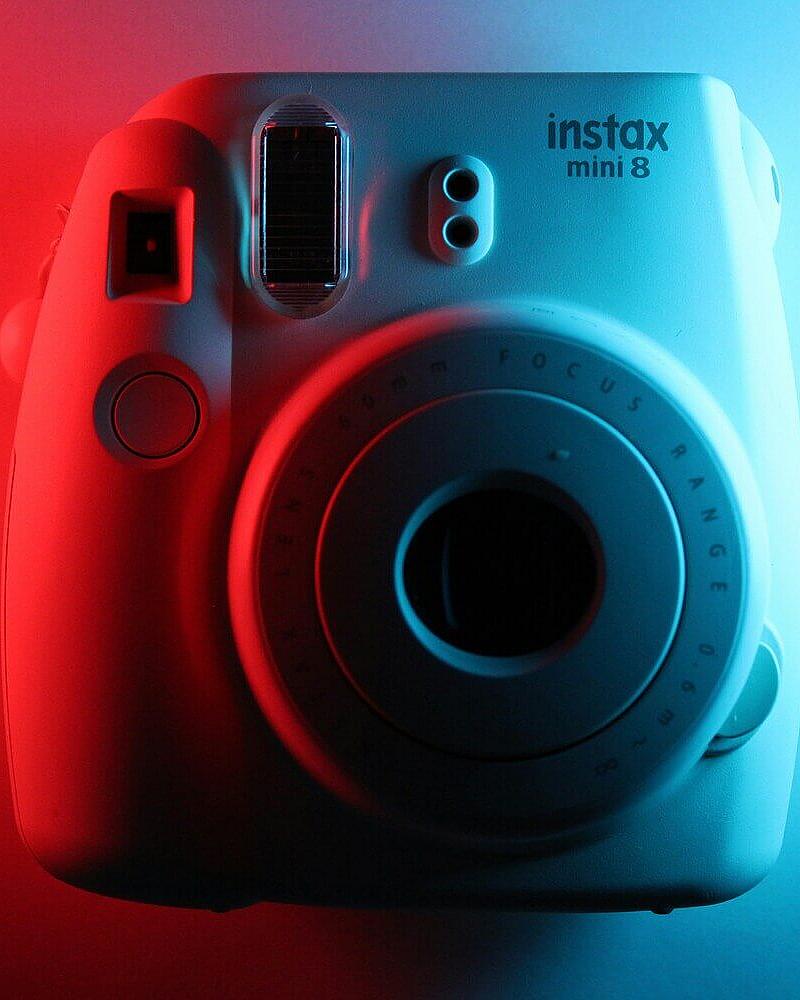 Váltás Polaroidról Instax Minire, amikor a nosztalgia túl drága lesz a bulikban